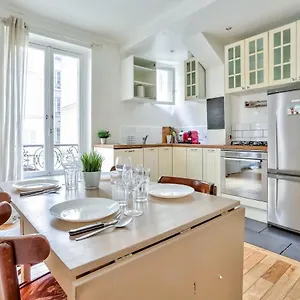 Apartment Quartier Pigalle Free Netflix, Paris